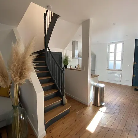 Holiday home Agreable Et Vaste Maison Centre *