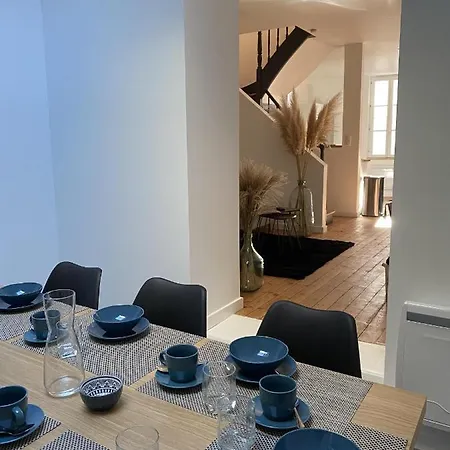 Holiday home Agreable Et Vaste Maison Centre *